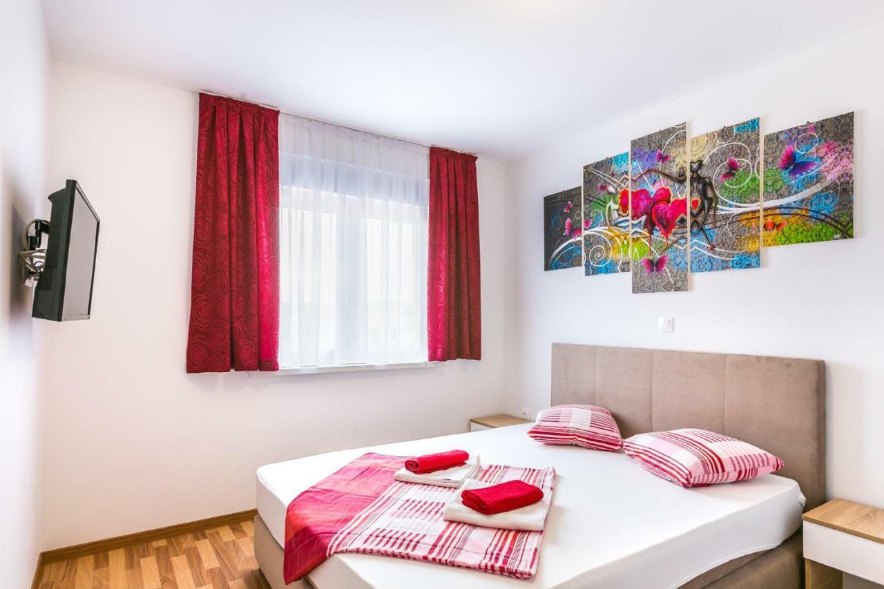 Dragan K2 Hotel Medulin Kültér fotó