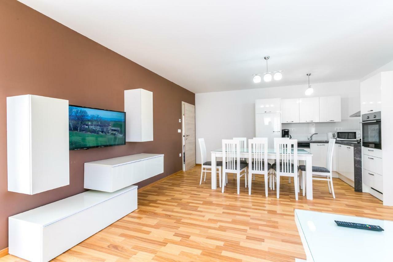 Dragan K2 Hotel Medulin Kültér fotó