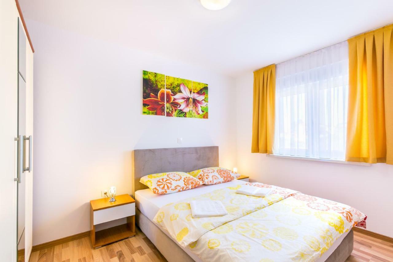 Dragan K2 Hotel Medulin Kültér fotó