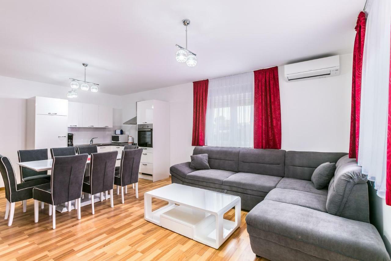 Dragan K2 Hotel Medulin Kültér fotó